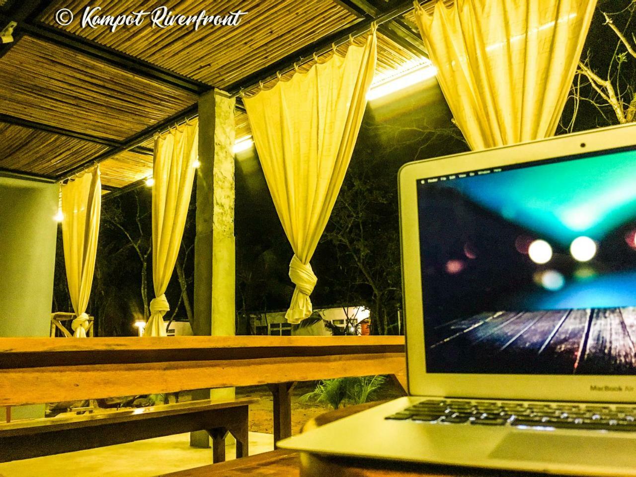 Riverfront Boutique 3*